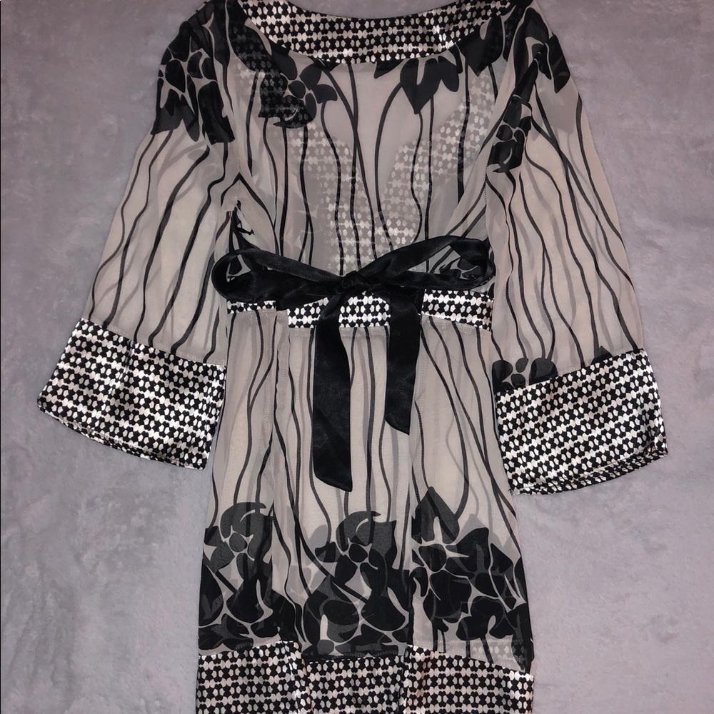 NWOT FOREVER BACK TIE PATTERNED BLOUSE! NEW! - Picture 8 of 8